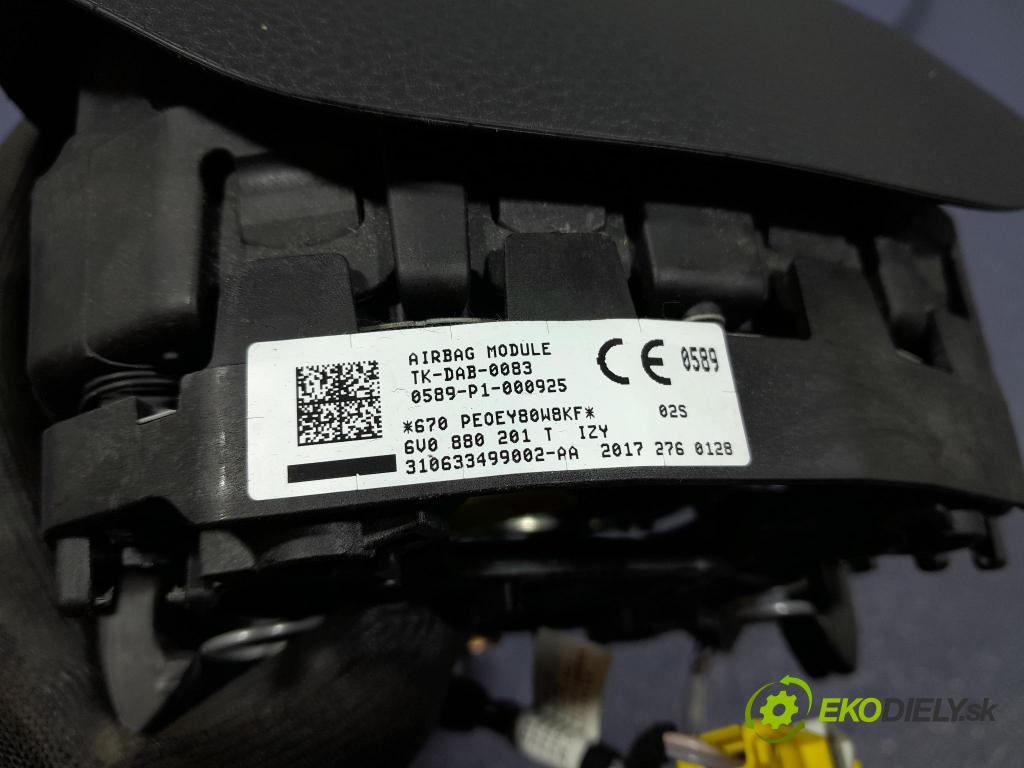 Skoda Octavia 2017 kokpit,přistrojova deska 