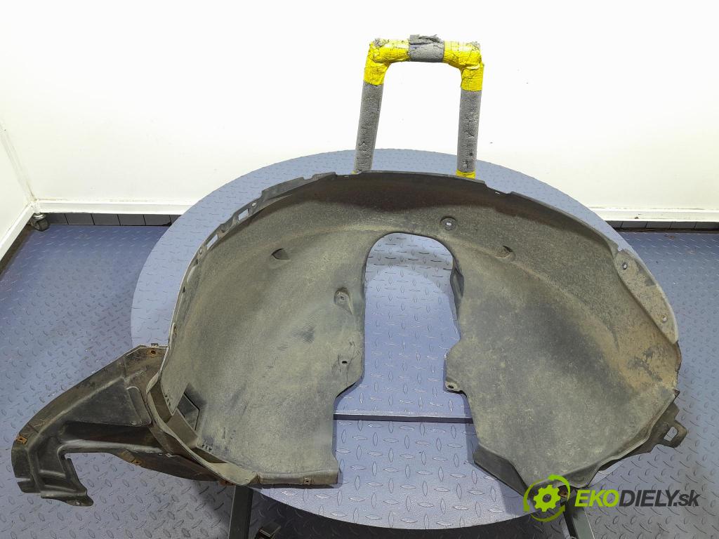 Skoda Octavia 2017 blatník: Plastický před 5E0809957