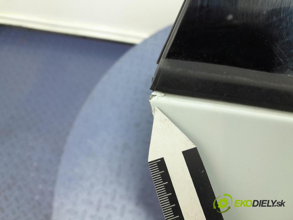 Skoda Octavia 2017 dveře Zad: prave