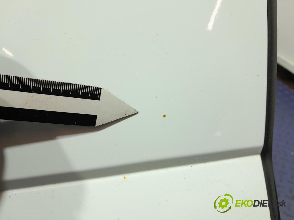 Skoda Octavia 2017 dveře Zad: prave