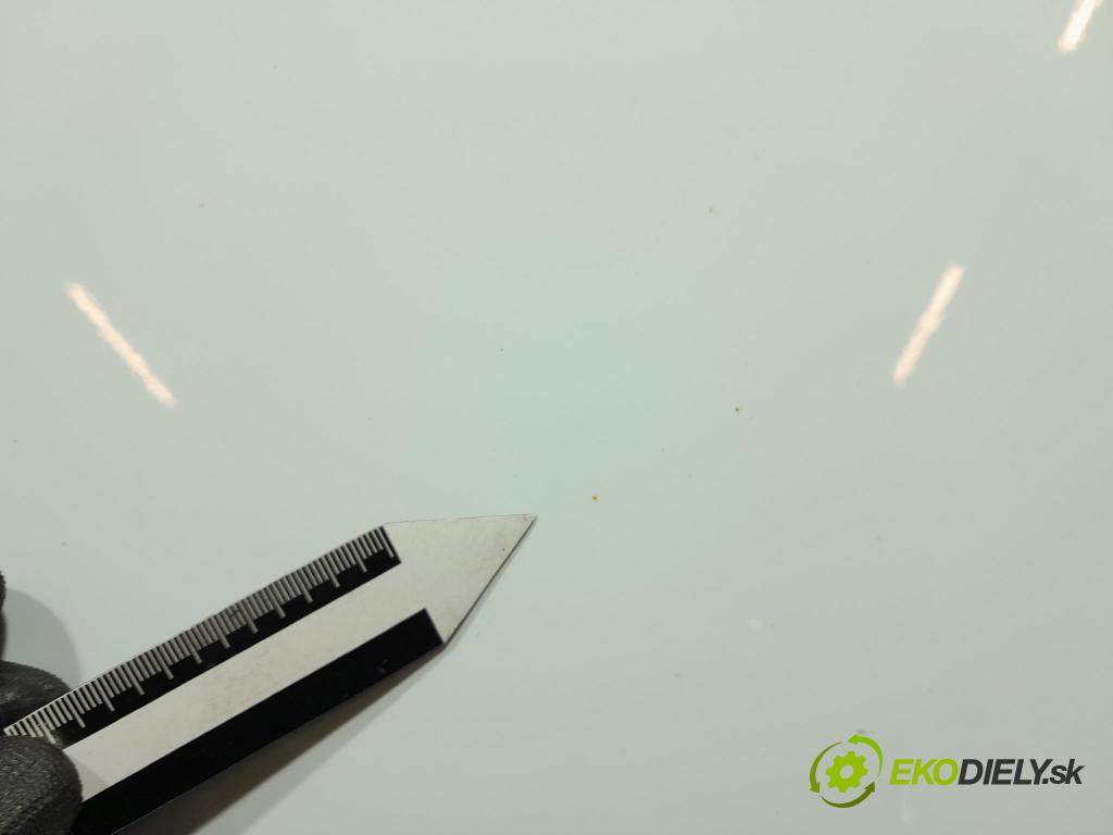 Skoda Octavia 2017 dveře Zad: prave