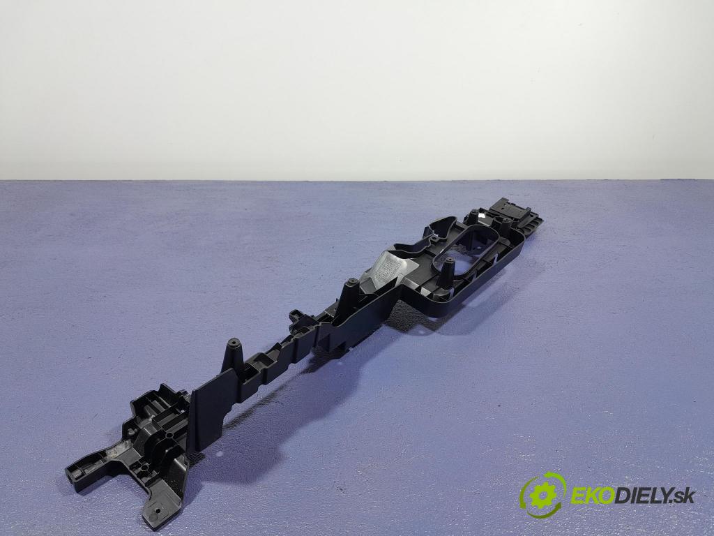 Bmw X5 2020 lišta kufra: 7438236