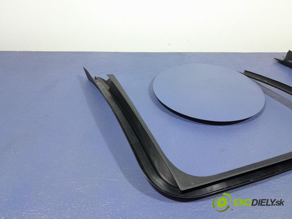 Bmw X5 2020 kryt Plast: Interiéry: