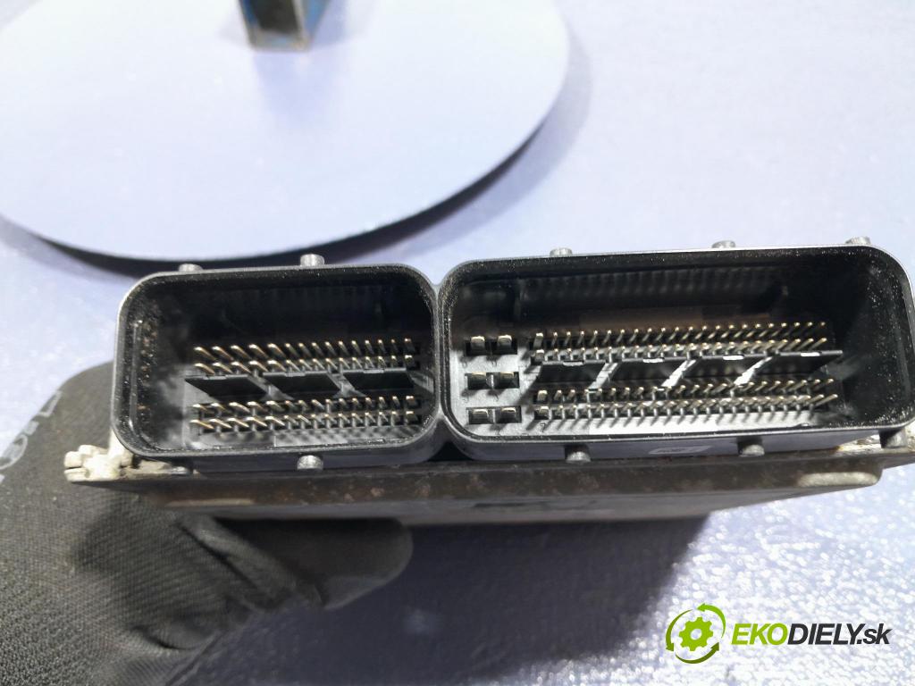 Vw Passat 2006 řídící jednotka Motor: 03G906018CK