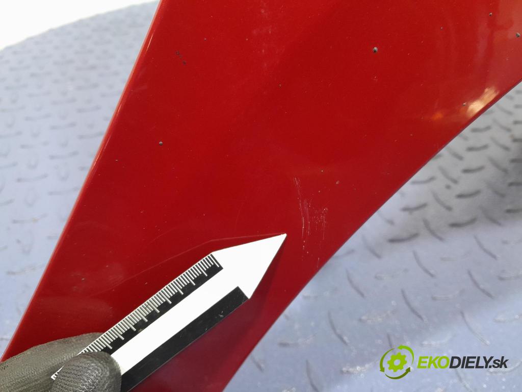 Peugeot 208 2016 blatník Predné v pravo: