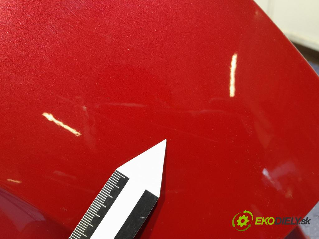 Peugeot 208 2016 blatník Predné v pravo: