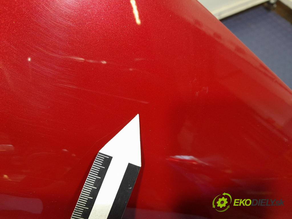 Peugeot 208 2016 blatník Predné v pravo: