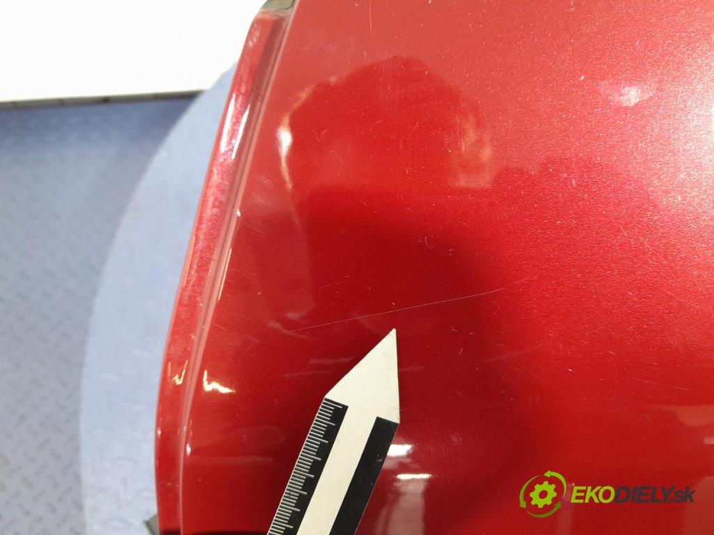 Peugeot 208 2016 dvere zad Vľavo: