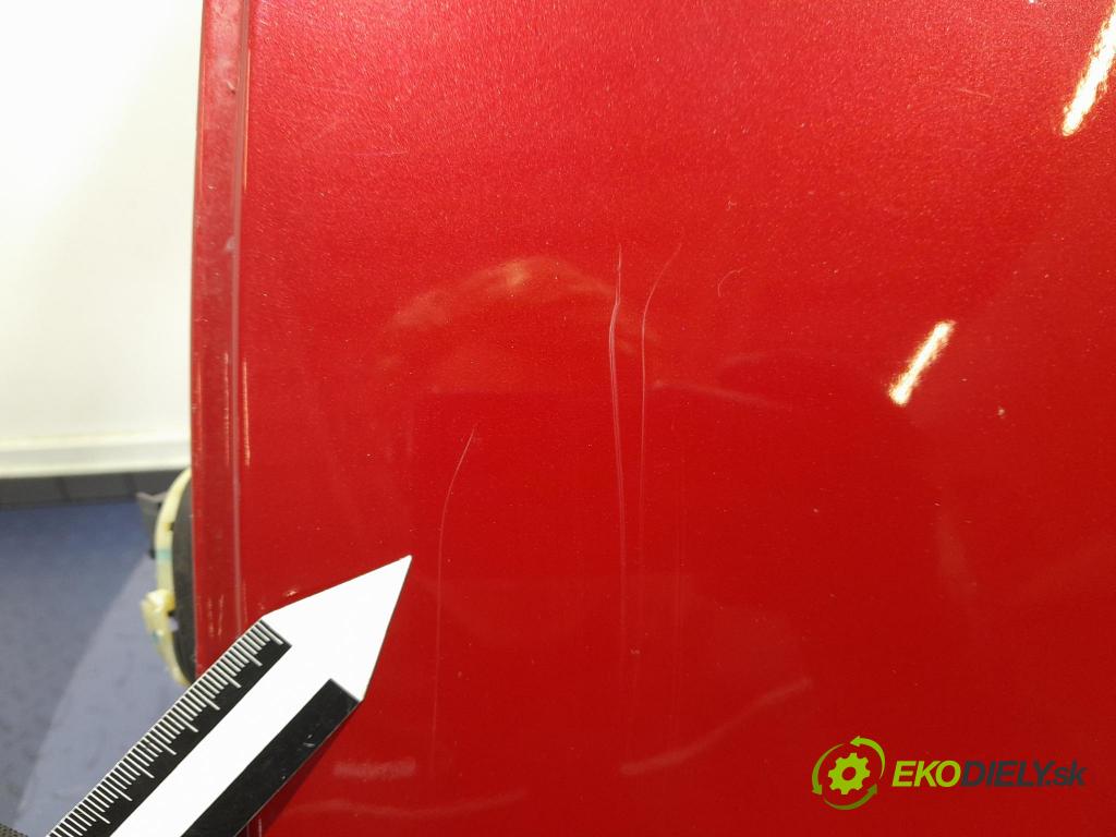 Peugeot 208 2016 dvere zad Vľavo: