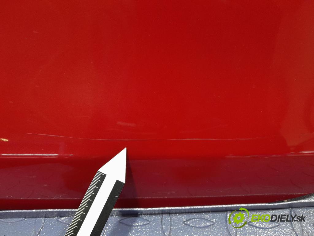 Peugeot 208 2016 dvere zad Vľavo: