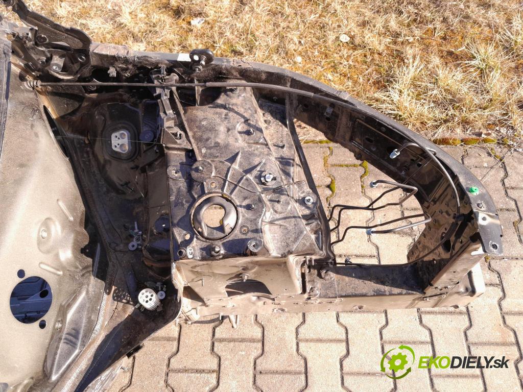 Audi Q8 0 štvrťka ľavá