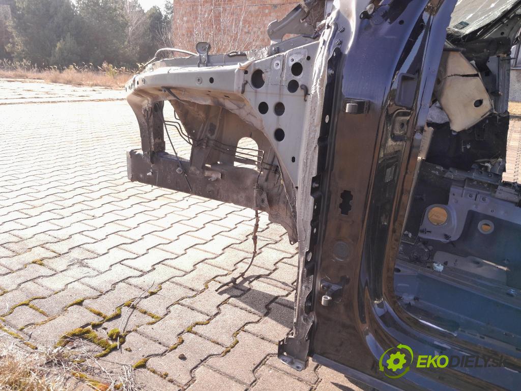 Audi Q8 0 štvrťka ľavá 