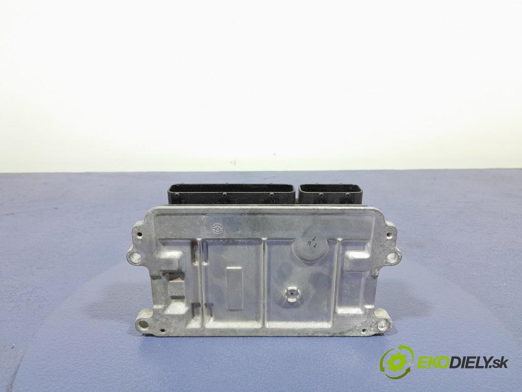 Mazda Cx-5 2017 řídící jednotka Motor: PYNA18881