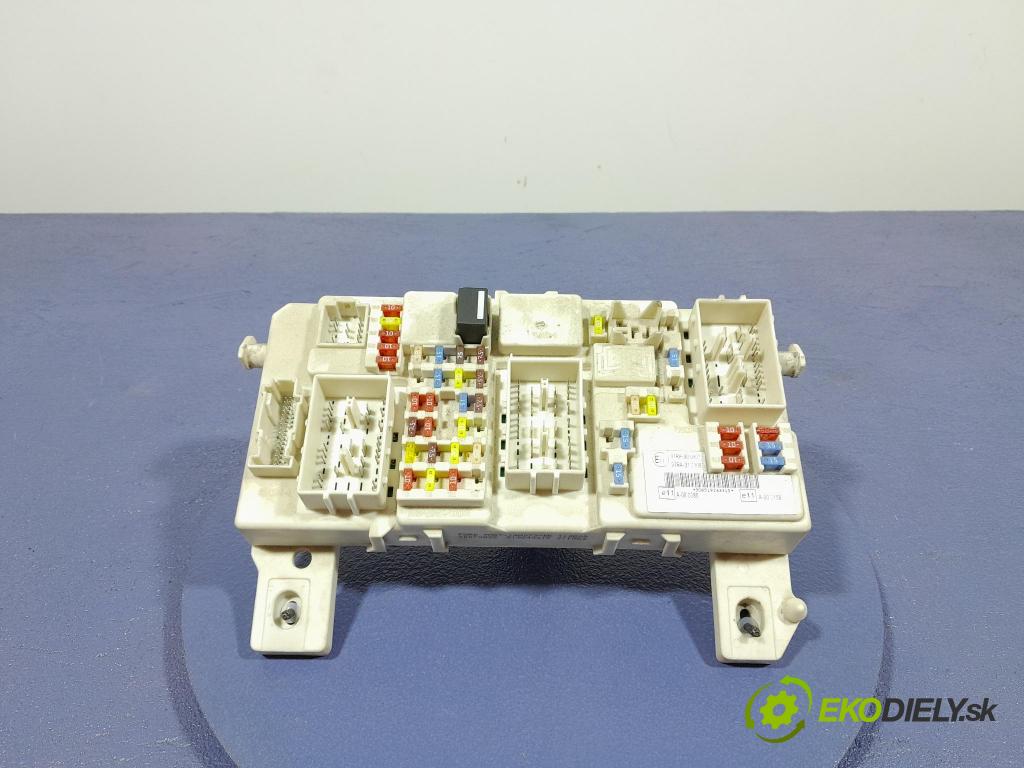 Ford Focus 2009 skříňka Pojistky 7M5T-14A073-DE