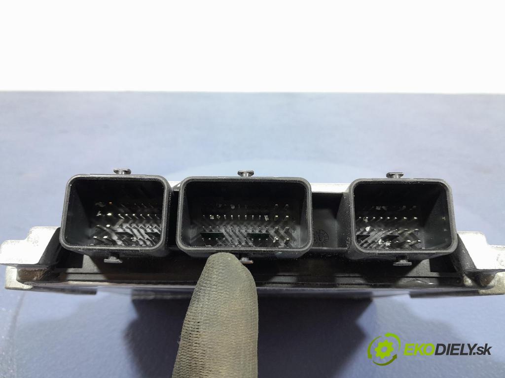 Ford Focus 2009 řídící jednotka Motor: 7M51-12A650-XE