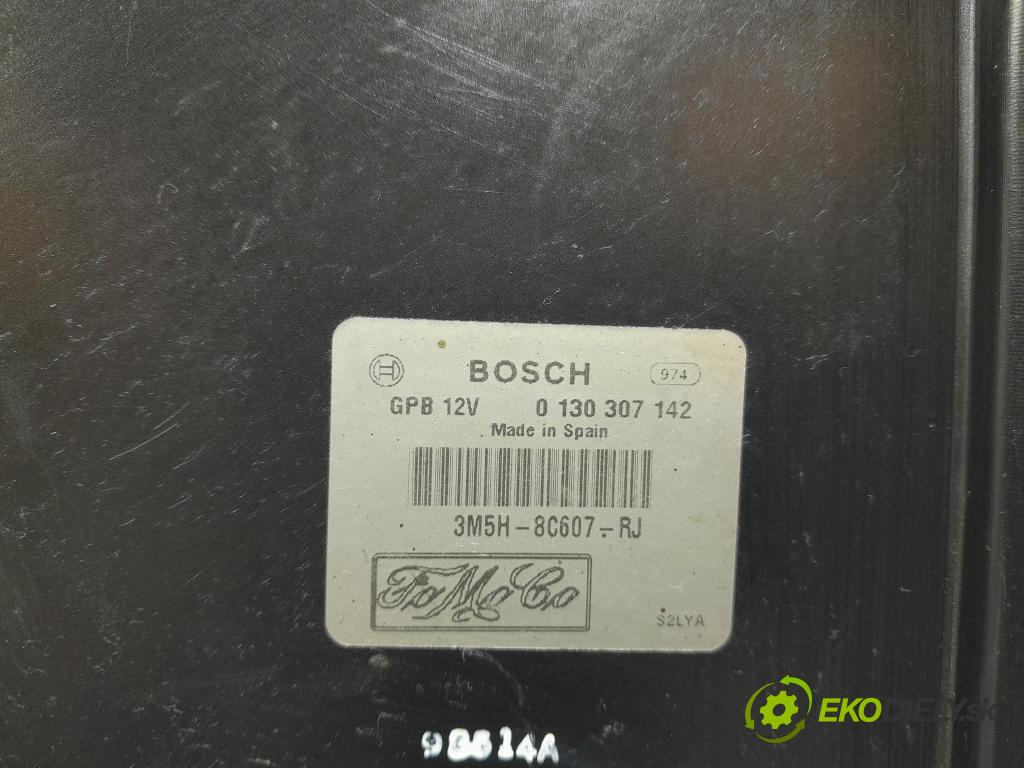 Ford Focus 2009 ventilátor Chladič: 3M5H-8C607-RJ