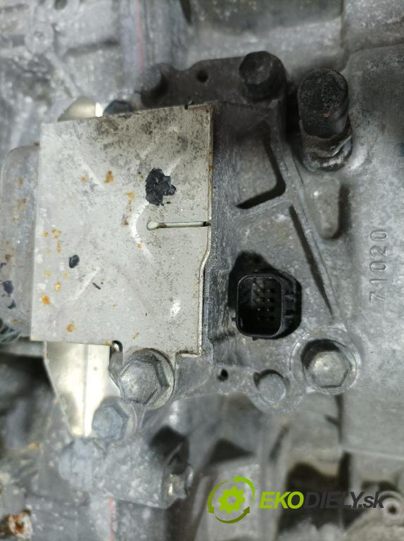 Toyota Prius 2013 prevodovka automatická CVT