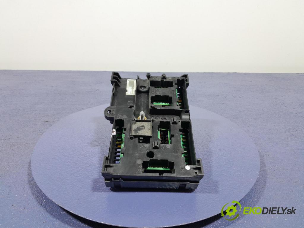 Bmw X5 2020 skříňka Pojistky 8706214