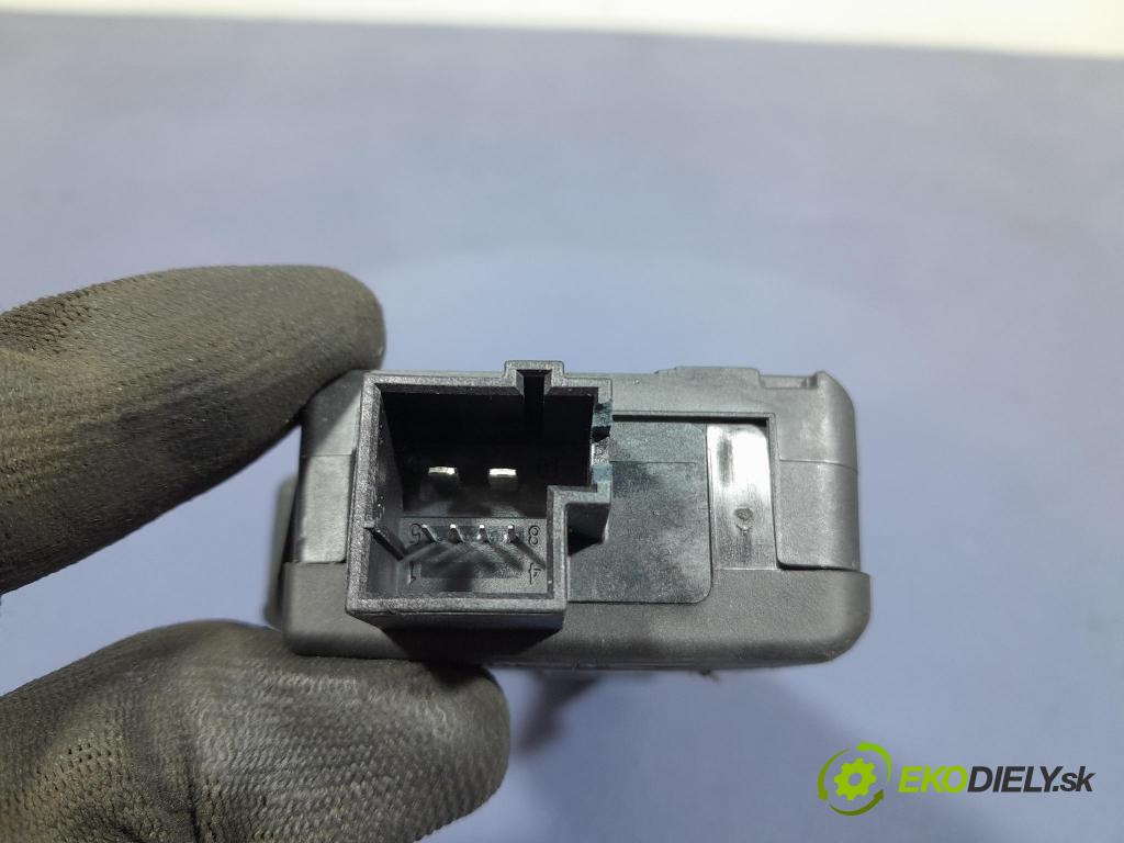 Mercedes S-klasa 2021 Střešní okno: A2239007702