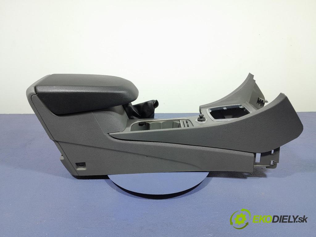 Ford Focus 2009 loketní opěrka