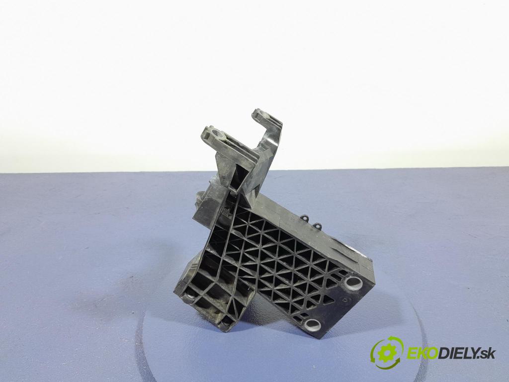 Mercedes S-klasa 2021 výztuha Čelní / stěna Přední A2236205700