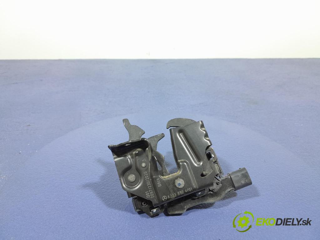 Mercedes S-klasa 2021 zámek masky: A2238804001