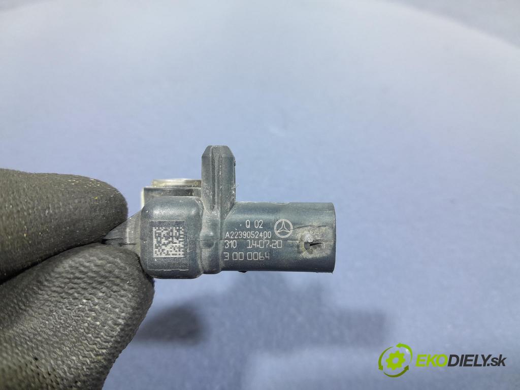 Mercedes S-klasa 2021 snímač Dopady / Ochrana Chodci. A2239052400