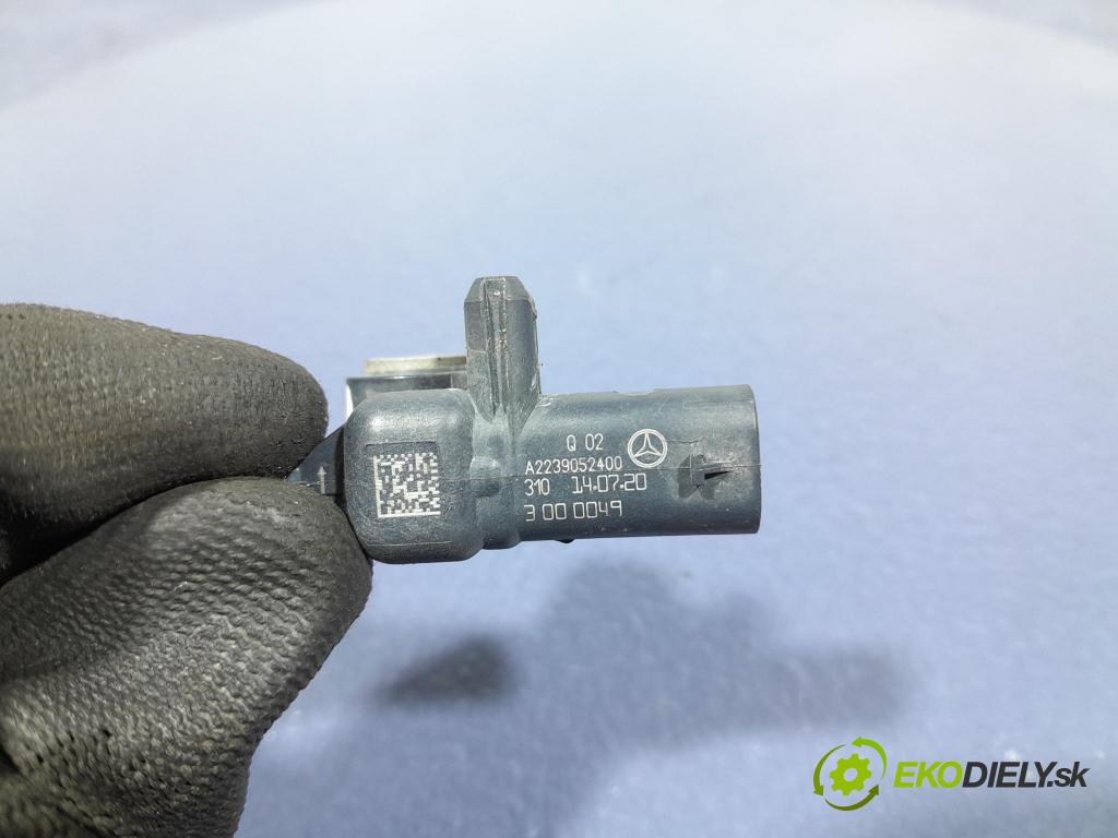 Mercedes S-klasa 2021 snímač Dopady / Ochrana Chodci. A2239052400