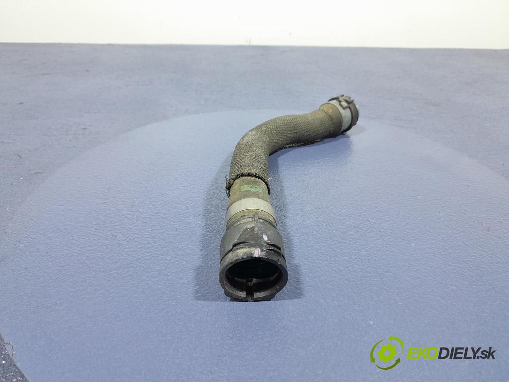 Mercedes S-klasa 2021 trubka Chladič: A2235011401