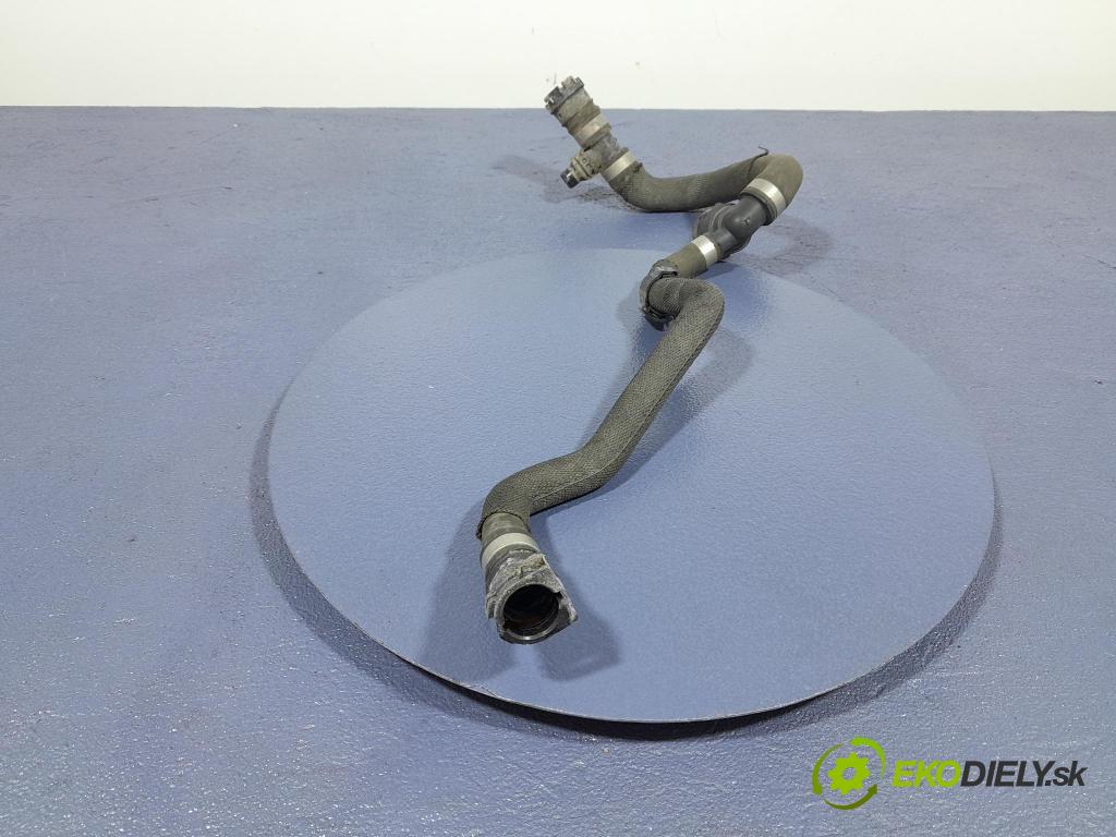 Mercedes S-klasa 2021 rúrka Chladič: A2235018401