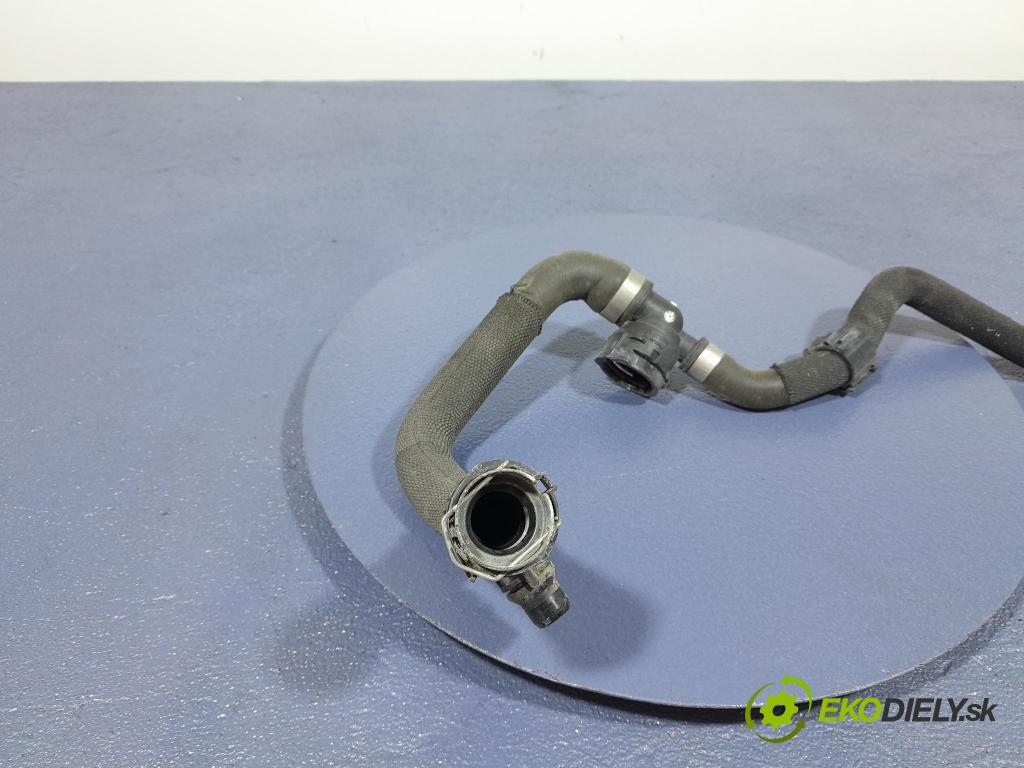 Mercedes S-klasa 2021 rúrka Chladič: A2235018401