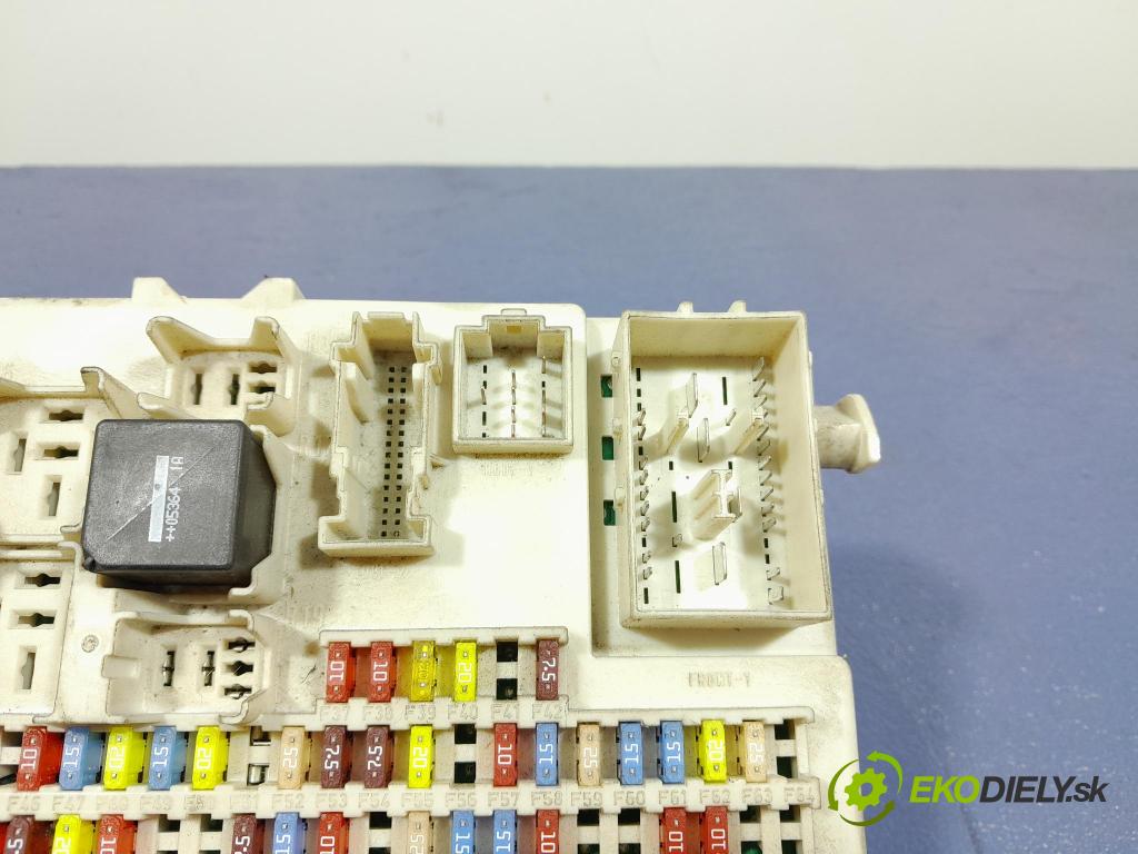 Ford Focus 2005 skříňka Pojistky 4M5T-14A073-BF