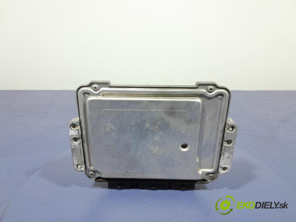 Ford Focus 2005 řídící jednotka Motor: 5M51-12A650-UA