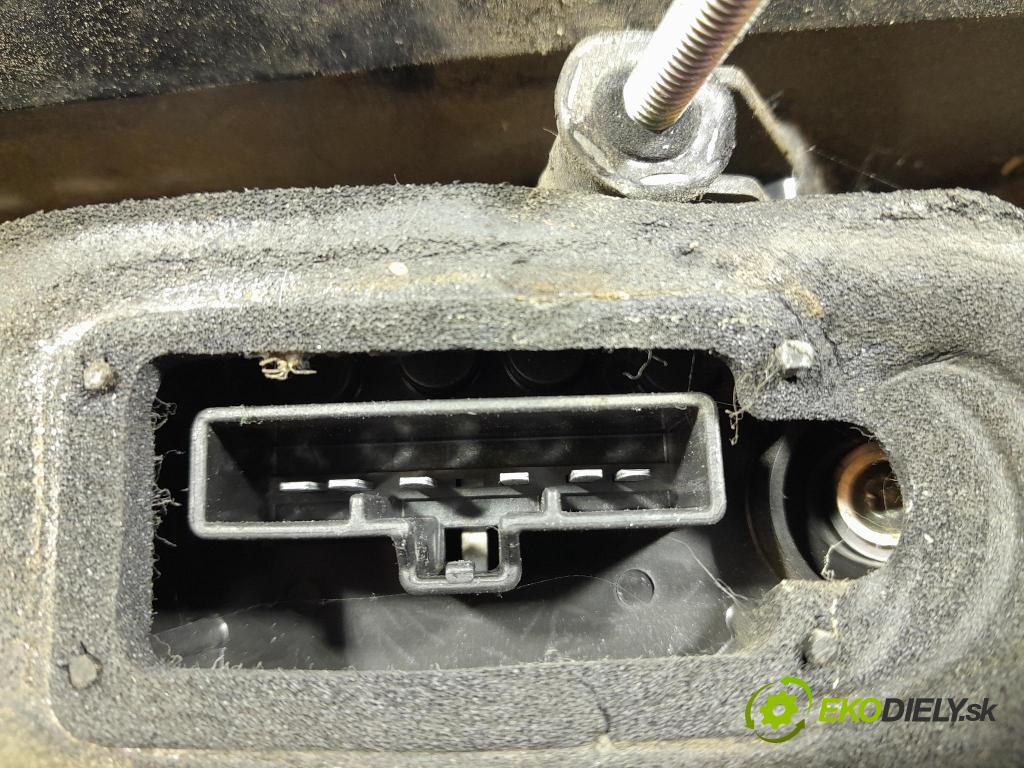 Ford C-max 2008 svetlo / reflektor zad Prava: Vonkajsia: