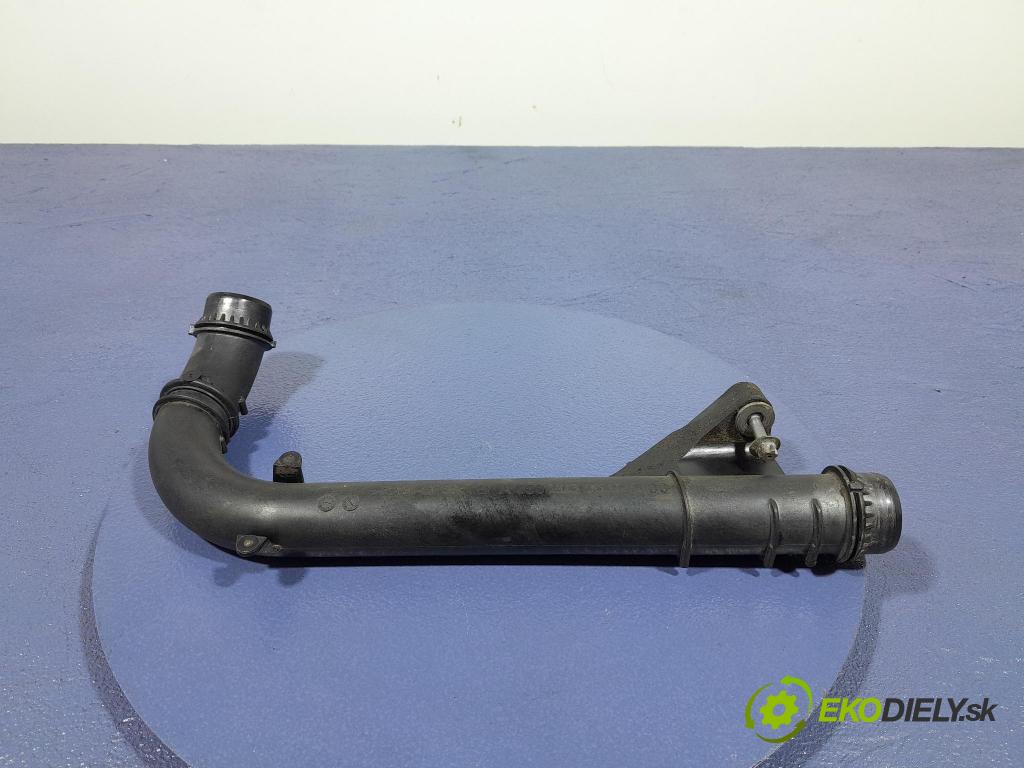 Mercedes S-klasa 2021 trubka Chladič: A6562030602