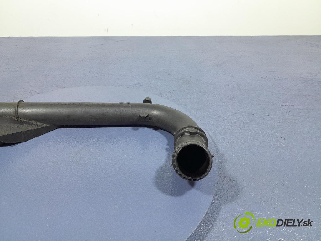 Mercedes S-klasa 2021 trubka Chladič: A6562030602