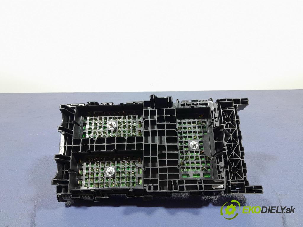 Jeep Cherokee 2016 skříňka Pojistky 68264525AB