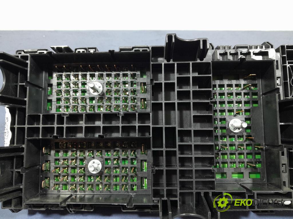 Jeep Cherokee 2016 skříňka Pojistky 68264525AB