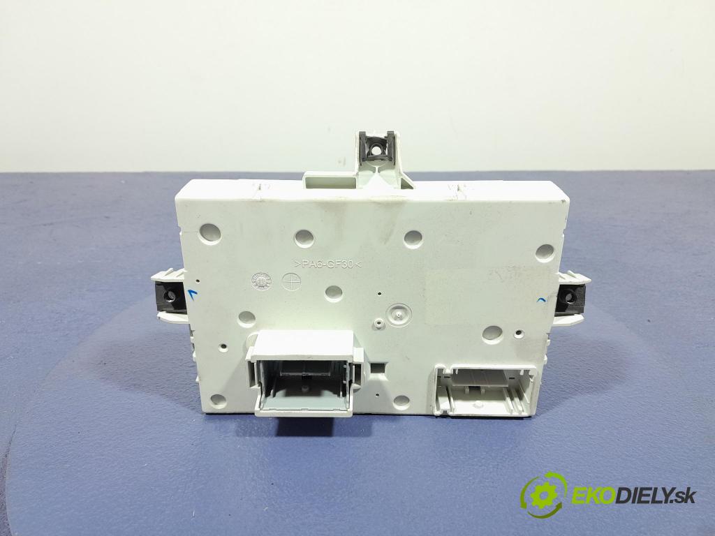 Jeep Cherokee 2016 skříňka Pojistky