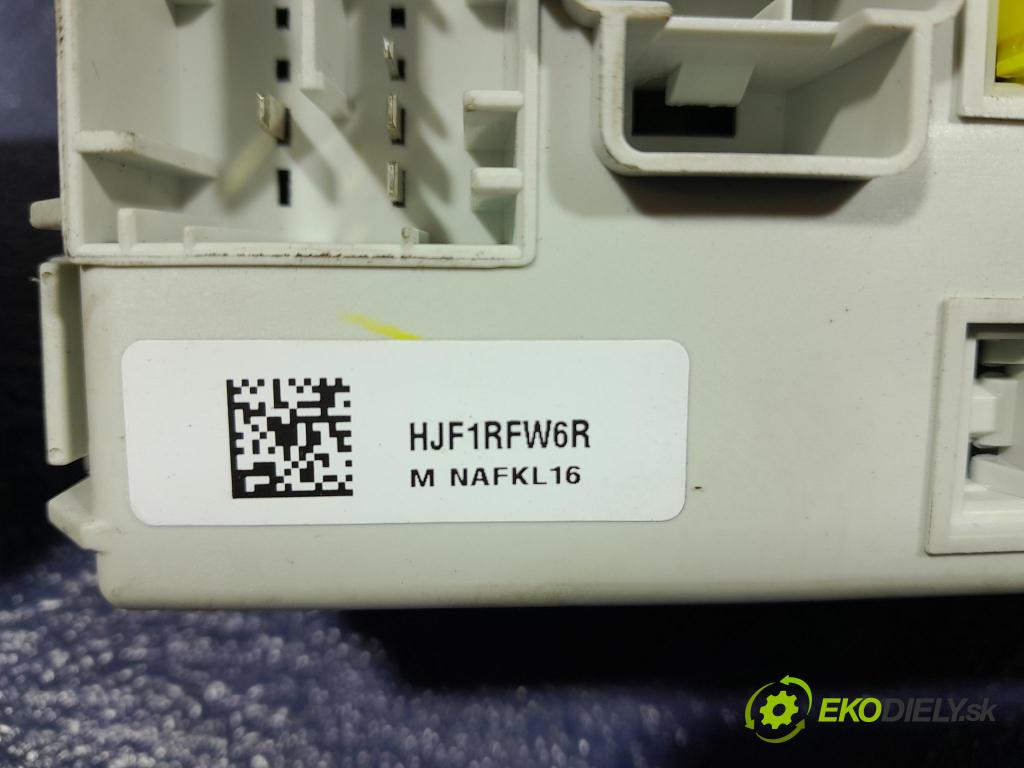 Jeep Cherokee 2016 skříňka Pojistky 