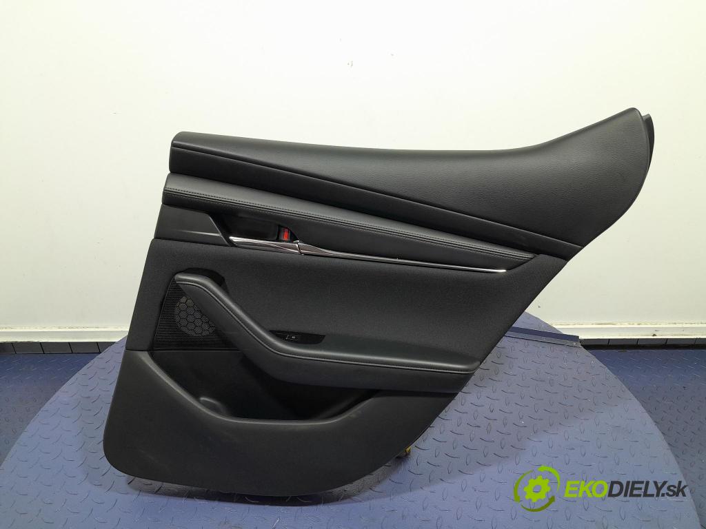 Mazda 3 2021 Tapacír: dveře Zad: Práva: