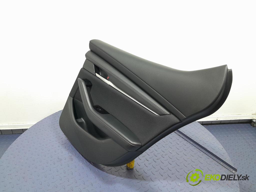 Mazda 3 2021 Tapacír: dveře Zad: Práva: