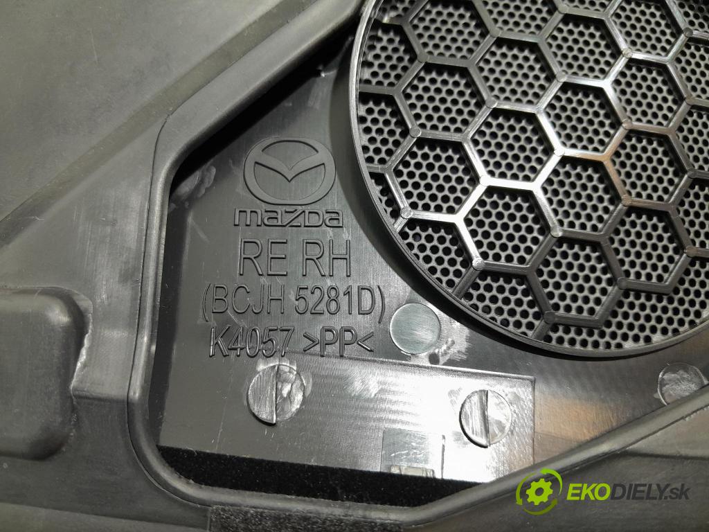 Mazda 3 2021 Tapacír: dveře Zad: Práva: 