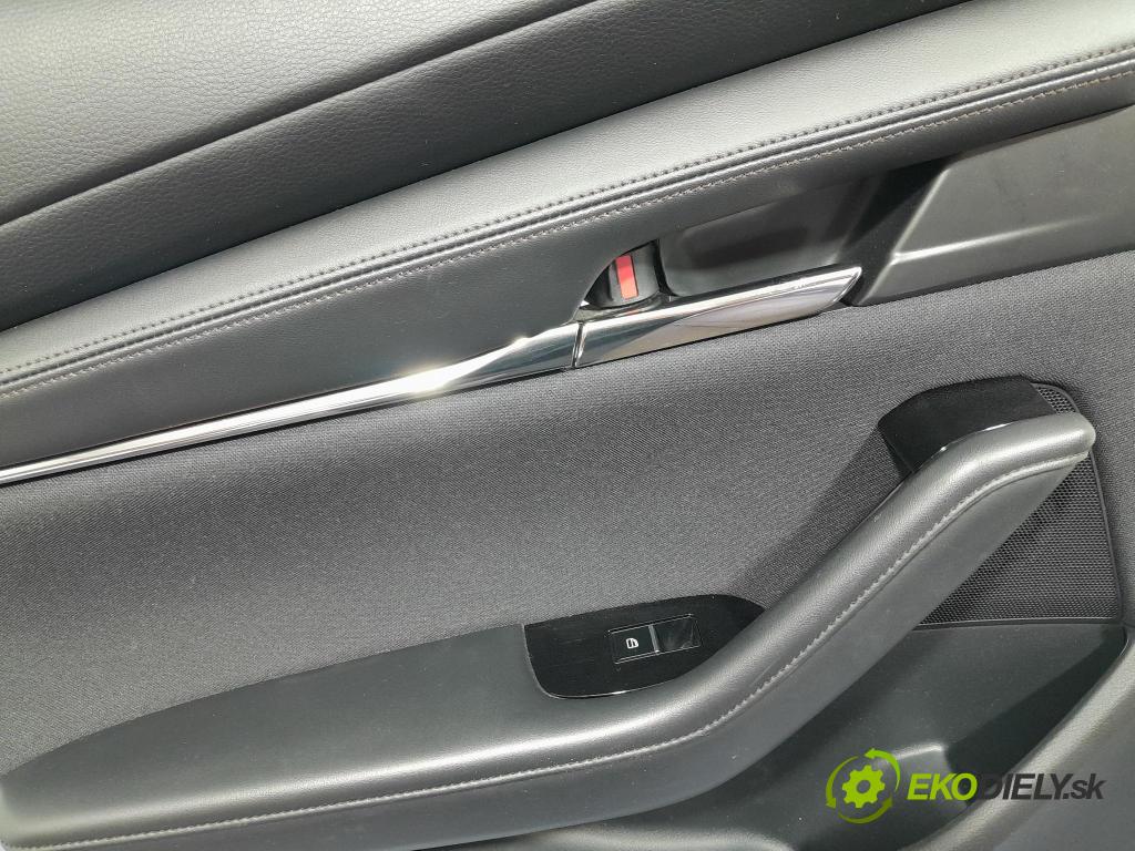 Mazda 3 2021 Tapacír: dveře Zad: levá