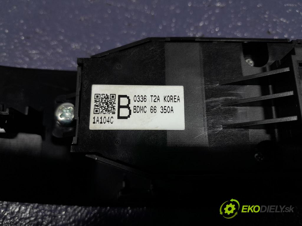 Mazda 3 2021 Přepínač Sklenka: BDMC 66 350A