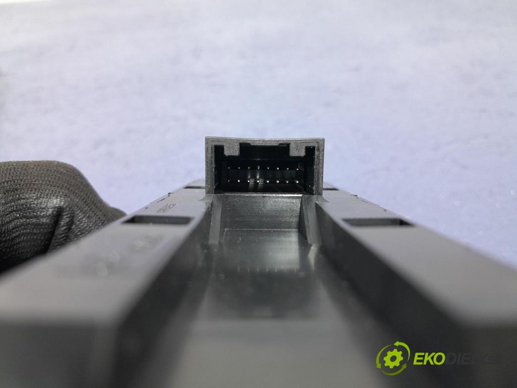 Mazda 3 2021 Přepínač Sklenka: BDMC 66 350A