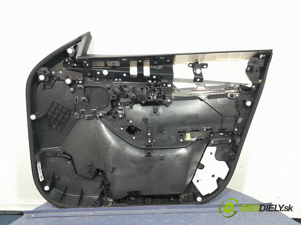 Mazda 3 2021 Tapacír: dveře před levá