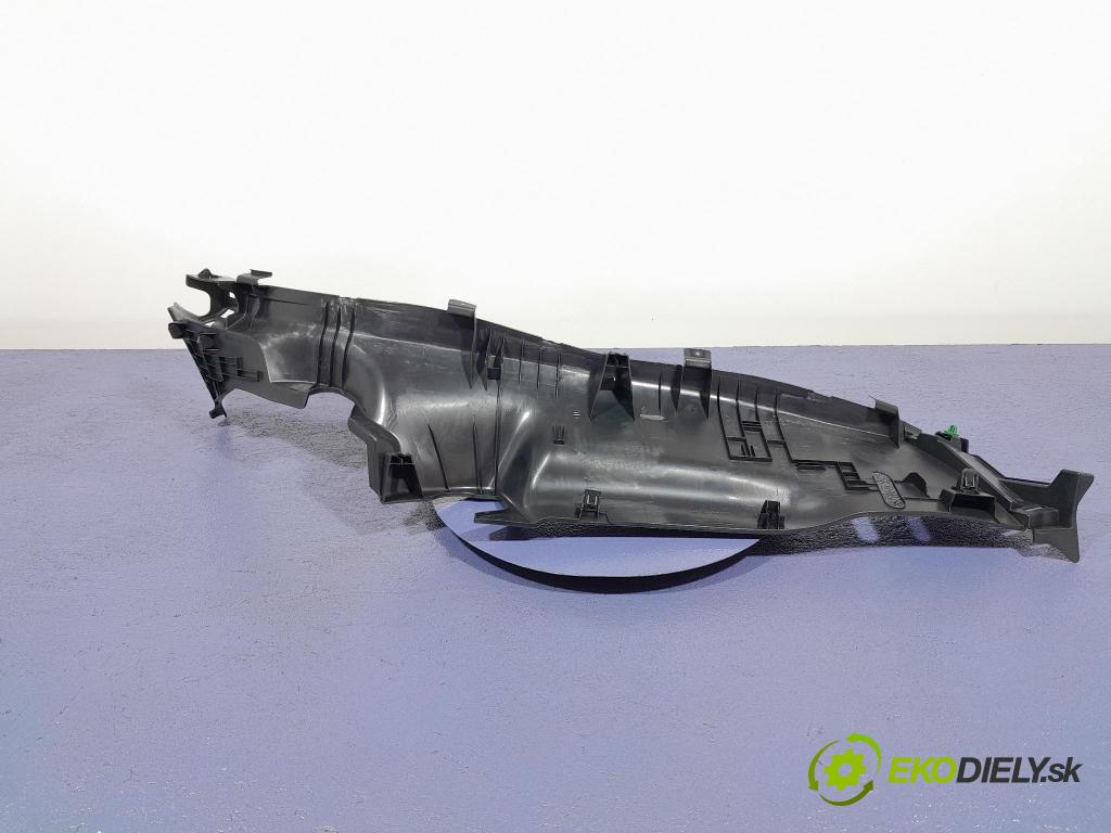 Mazda 3 2021 kryt Plast: Interiéry: BCKE-68770