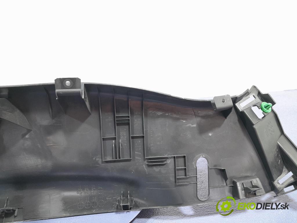Mazda 3 2021 kryt Plast: Interiéry: BCKE-68770
