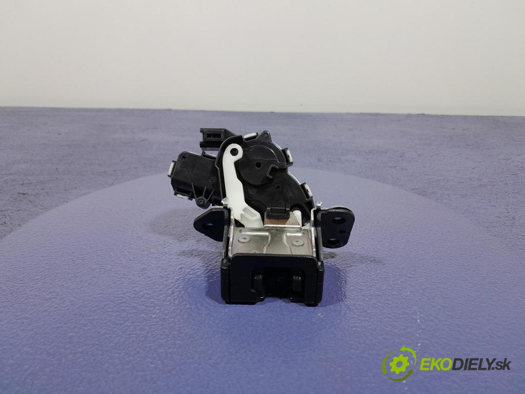 Mazda 3 2021 zámek Klapky: kufr A8630